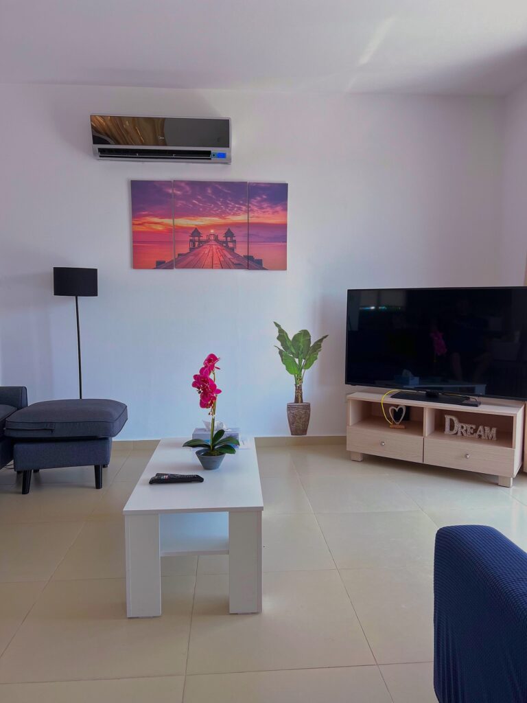 Wohnzimmer mit Smart-TV