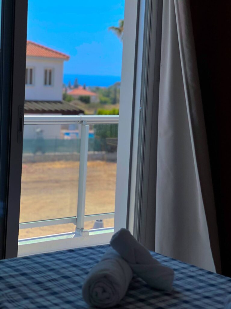 Blick vom Bett nach draußen